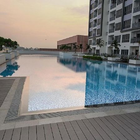 Lovina 17-11 At Harbour Bay Residences Nagoya Luaran gambar