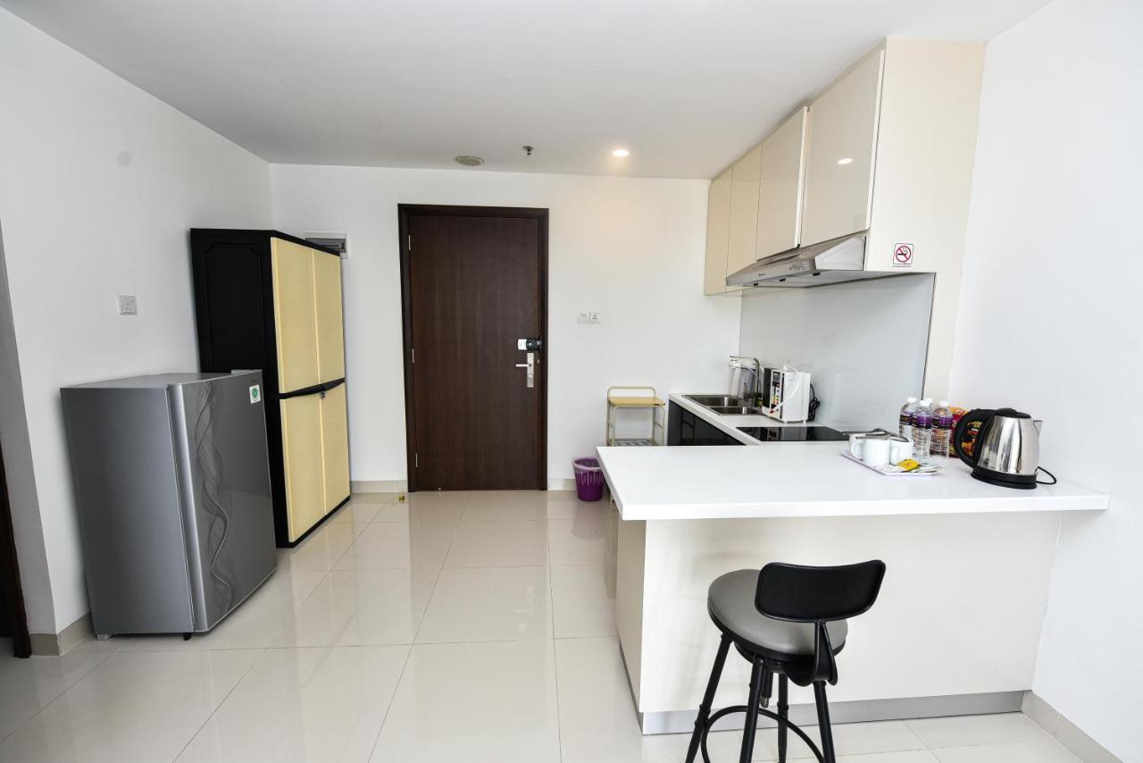Lovina 17-11 At Harbour Bay Residences Nagoya Luaran gambar